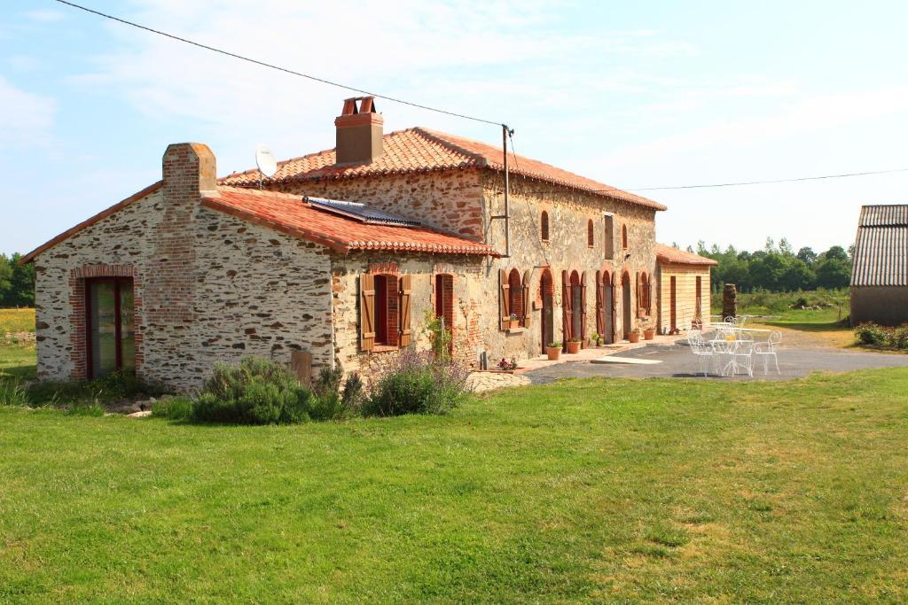 Chambres D'Hotes Le Chateau Rouge Saint-Germain-sur-Moine Zewnętrze zdjęcie